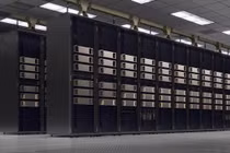 Soi chi tiết đắt đỏ bên trong 'siêu máy tính' huấn luyện AI