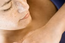 Sốc với những bệnh ngoài da tàn phá cơ thể