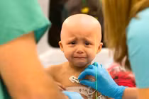 Hàng loạt bệnh nhi ung thư, bác sĩ nghi do... sơn tường 