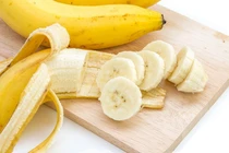 Vì sao các cầu thủ bóng đá, vận động viên SEA Games 30 nên ăn chuối?