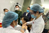 Việt Nam: Người đầu tiên tiêm thử nghiệm vắc-xin ngừa COVID-19 là ai?