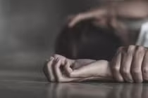 Bắc Giang: Nữ nhân viên bị ông chủ khống chế hiếp dâm giữa quán ăn