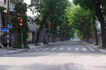 Ngày đầu giãn cách xã hội theo Chỉ thị 16, đường phố Hà Nội thế nào?