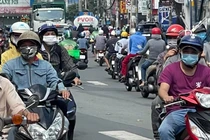 Bình thường mới ở TP HCM: “Zoom” phố sá, quán hàng “như hội“