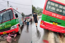 Kinh hãi cảnh tượng xe buýt hoá “hung thần xa lộ“