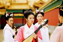 Bà vú nuôi quá khứ đầy tỳ vết khiến Hoàng đế đáng tuổi con mê đắm không rời