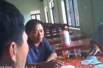 Bí thư phường đánh bài ở cơ quan: Còn quan nào biến trụ sở thành “sòng bạc“? 