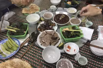 Cả nước kiêng kỵ nhưng làng này đến Tết bỏ tiền trăm triệu để ăn thịt chó