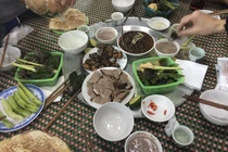 Cả nước kiêng kỵ nhưng làng này đến Tết bỏ tiền trăm triệu để ăn thịt chó