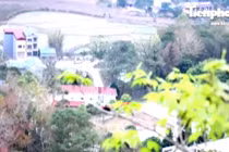 Video: Mê mẩn 'lạc' vào cánh rừng Sau Sau đỏ nơi biên giới Cao Bằng