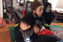 Vụ 2 cháu bé bị bỏ rơi trên triền đê sông Hồng có thêm tình tiết mới