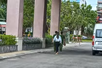 Trưởng phòng điện lực rơi từ tầng 17 khách sạn Mường Thanh 