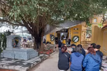 Nữ lao công bị đánh tử vong trong đêm: Đám tang đẫm nước mắt