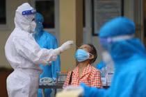 Hà Nội thêm 20 ca SARS-CoV-2, một người ngã nhập viện phát hiện dương tính