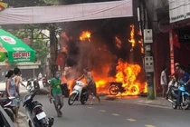 Ngọn lửa kinh hoàng thiêu rụi 4 nhà ở Vĩnh Phúc