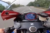 Truy tìm tài xế xe máy đi gần 300km/h trên Đại lộ Thăng Long