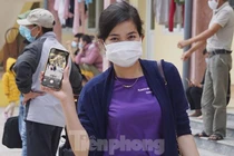 Người dân Hải Phòng vỡ òa niềm vui hoàn tất cách ly, về nhà ăn Tết