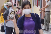 Người dân Hải Phòng vỡ òa niềm vui hoàn tất cách ly, về nhà ăn Tết