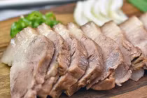 Đổi bữa tối giao thừa sang món mới, hóa ra món “thịt hấp trắng” ăn rất ngon