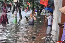 Mưa lớn tại Hải Phòng, nhiều tuyến đường ngập sâu cả mét