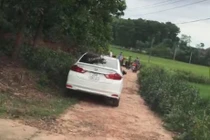 Bé gái 5 tuổi bị bác ruột chém tử vong