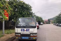 Quên giấy tờ thi, thí sinh được CSGT chở về nhà lấy