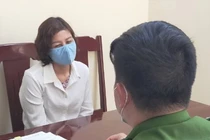 Chồng vừa đi tù, vợ ở nhà tiếp tục đi buôn bán ma túy