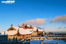 Tuyết phủ trắng dưới nắng vàng, đỉnh Fansipan đẹp như tiên cảnh ngày 29 Tết