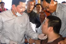 Lương y Võ Hoàng Yên bị tố lừa đảo: Nhiều địa phương cấp phép chữa bệnh... trách nhiệm ai? 