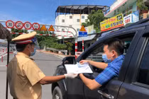 Qua chốt kiểm dịch COVID-19 vào Hà Nội, người dân lưu ý gì?