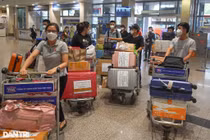 Y bác sĩ BV Bạch Mai rời TP HCM sau 2 tháng chi viện chống dịch