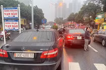 Vụ 2 xe Mercedes trùng biển số tại Hà Nội: Ai là chủ xe thật?