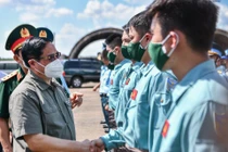 Thủ tướng thăm sân bay Biên Hòa