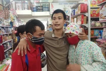 Vụ tài xế container đánh lái cứu 2 người: Có vi phạm tốc độ?