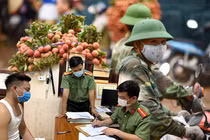 Xử phạt 2 cá nhân liên quan tới vụ ép giá vải xuống 2 nghìn đồng/kg