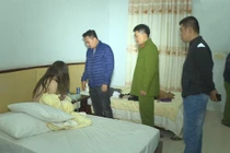 Triệt phá đường dây mua bán dâm phục vụ tận nhà 