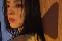 Chồng đuổi ra đường nhưng bố chồng nói một câu khiến tôi rơi nước mắt