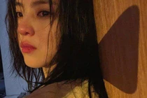 Chồng đuổi ra đường nhưng bố chồng nói một câu khiến tôi rơi nước mắt