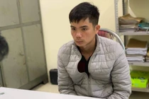 Hung thủ giết phụ nữ cho vào bao ném xuống hồ khai gì?