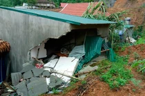 Sập nhà do mưa lớn khiến 3 người chết, 1 người bị thương