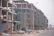 Video: Sập giàn giáo ở khu đô thị tại Quảng Ninh, đào bới tìm nạn nhân