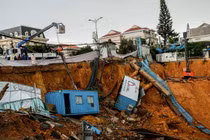 Sạt lở tại công trình showroom ôtô ở Đà Lạt