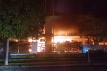 Cháy lớn tại trung tâm đào tạo vận động viên cấp cao Hà Nội đêm 30 Tết