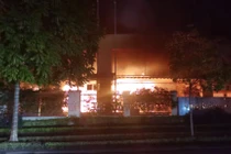 Cháy lớn tại trung tâm đào tạo vận động viên cấp cao Hà Nội đêm 30 Tết