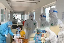 Xót xa những thiên thần nhỏ trong khu cách ly vì COVID-19 