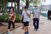 Hà Nội cho phép thể dục thể thao ngoài trời, cửa hàng quần áo hoạt động trở lại