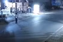 Video: Người đàn ông bị chém dã man ở quán ăn đêm