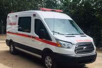 Ông Đoàn Ngọc Hải khoe chiếc xe cứu thương giá 2,5 tỷ được tặng