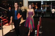 Tăng Thanh Hà một mình đi xem show Đỗ Mạnh Cường