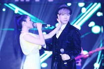 Nathan Lee bị “người tình” bạt tai ngay trên sân khấu